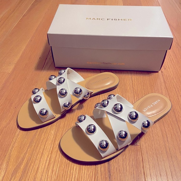New Marc Fisher Bryte flat Studded Sandals - Picture 2 of 2